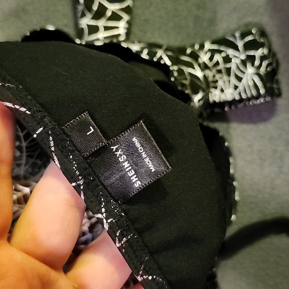 💙SPIDER WEB FESTIVAL OUTFIT SIZE LARGE - Picture 7 of 7